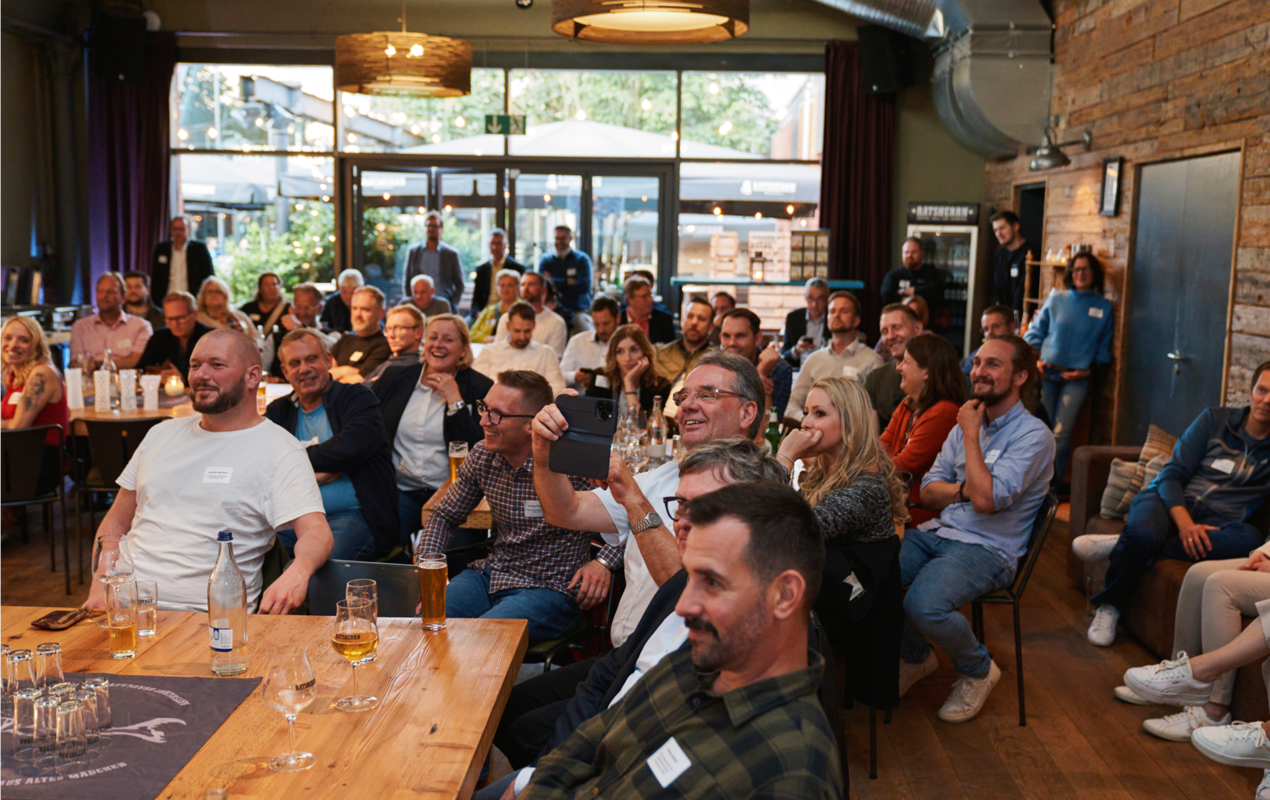 Ein Raum voller Menschen: Publikum beim Pioneers Lab